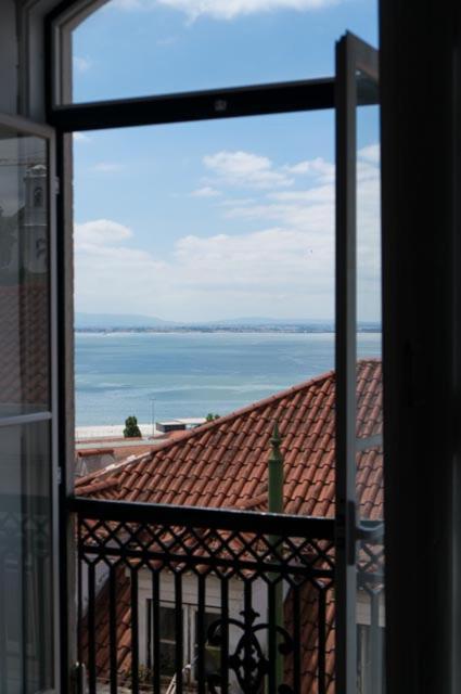 Apartamento Downtown Alfama & Me Lisboa Exterior foto